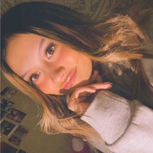 Meet your Posher, Mia